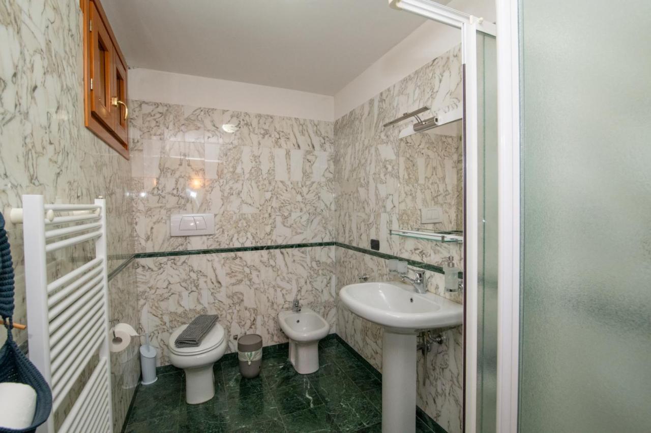Villa Rina Deluxe And Cottage Porto Ceresio Kültér fotó