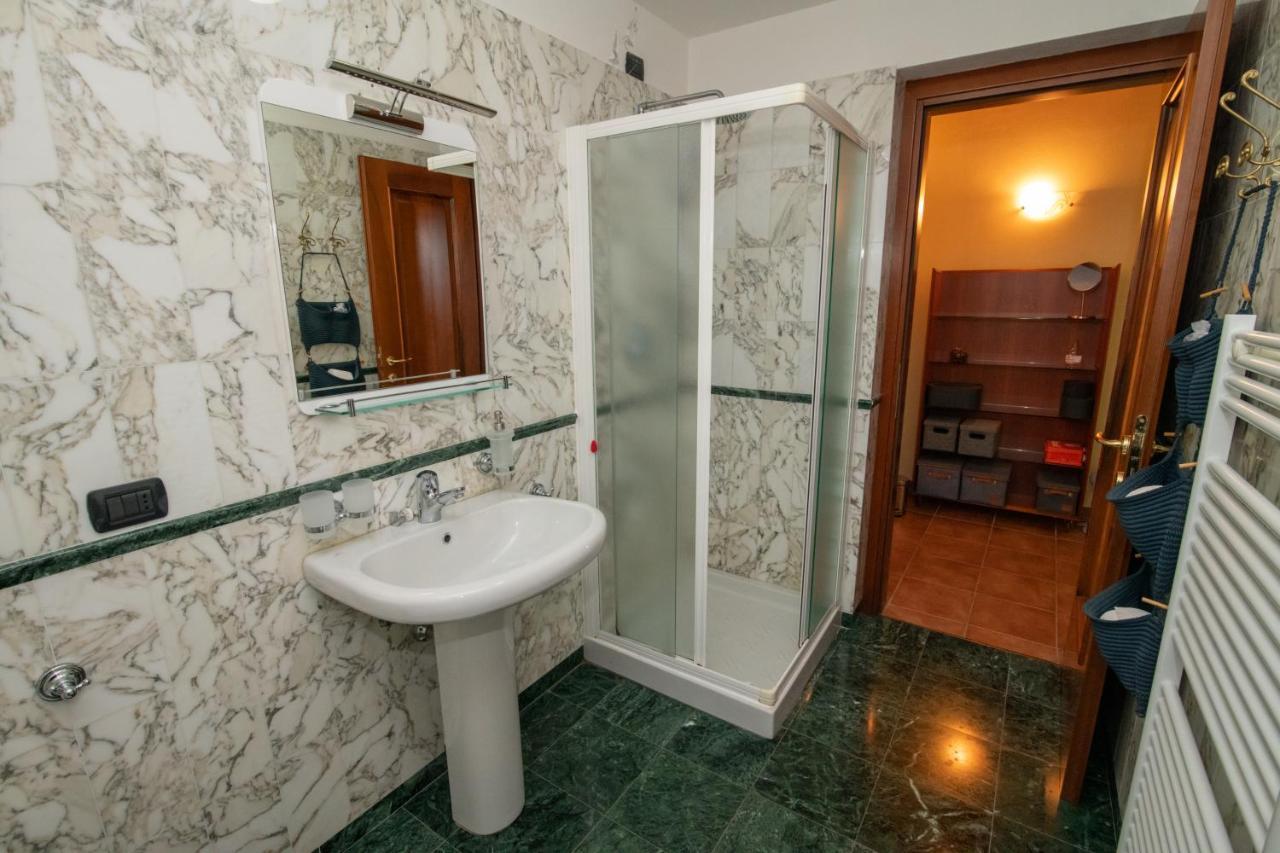 Villa Rina Deluxe And Cottage Porto Ceresio Kültér fotó