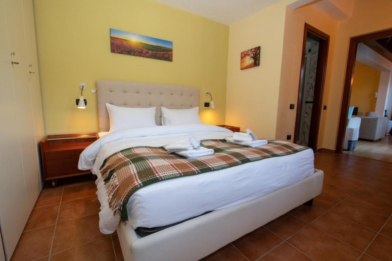 Villa Rina Deluxe And Cottage Porto Ceresio Kültér fotó